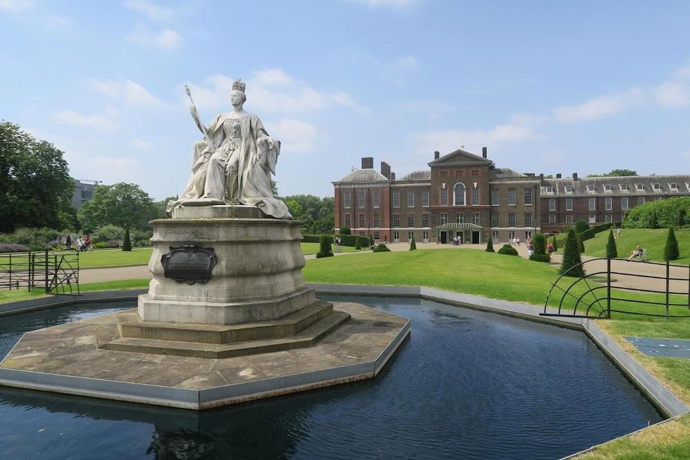 Beverley City London Exterior photo
